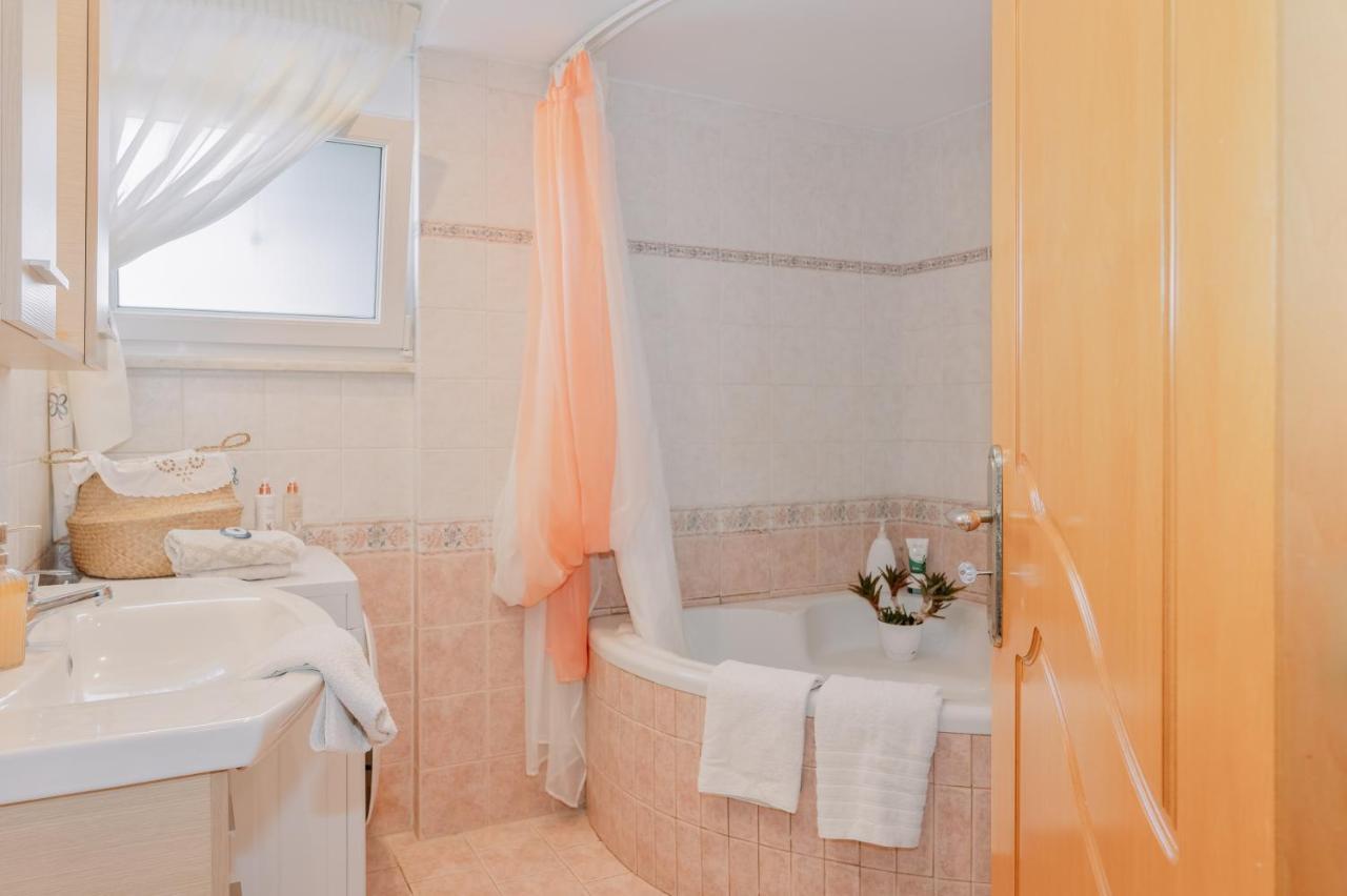 Propodes Luxury * Pastida